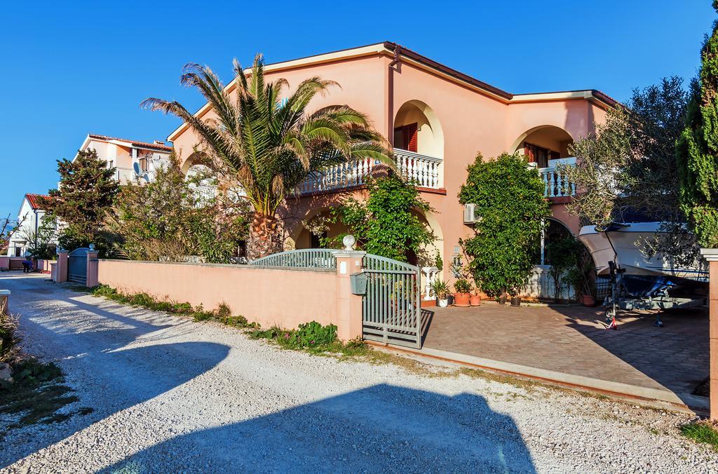 Villa Mare Apartments Vir Exteriör bild